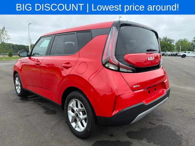 Used 2024 Kia Soul LX w/ Option Group 015 FWD image 2