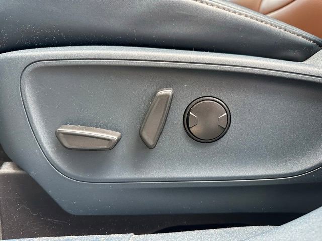 Certified 2022 Ford Maverick Lariat w/ Equipment Group 500A Standard image 25