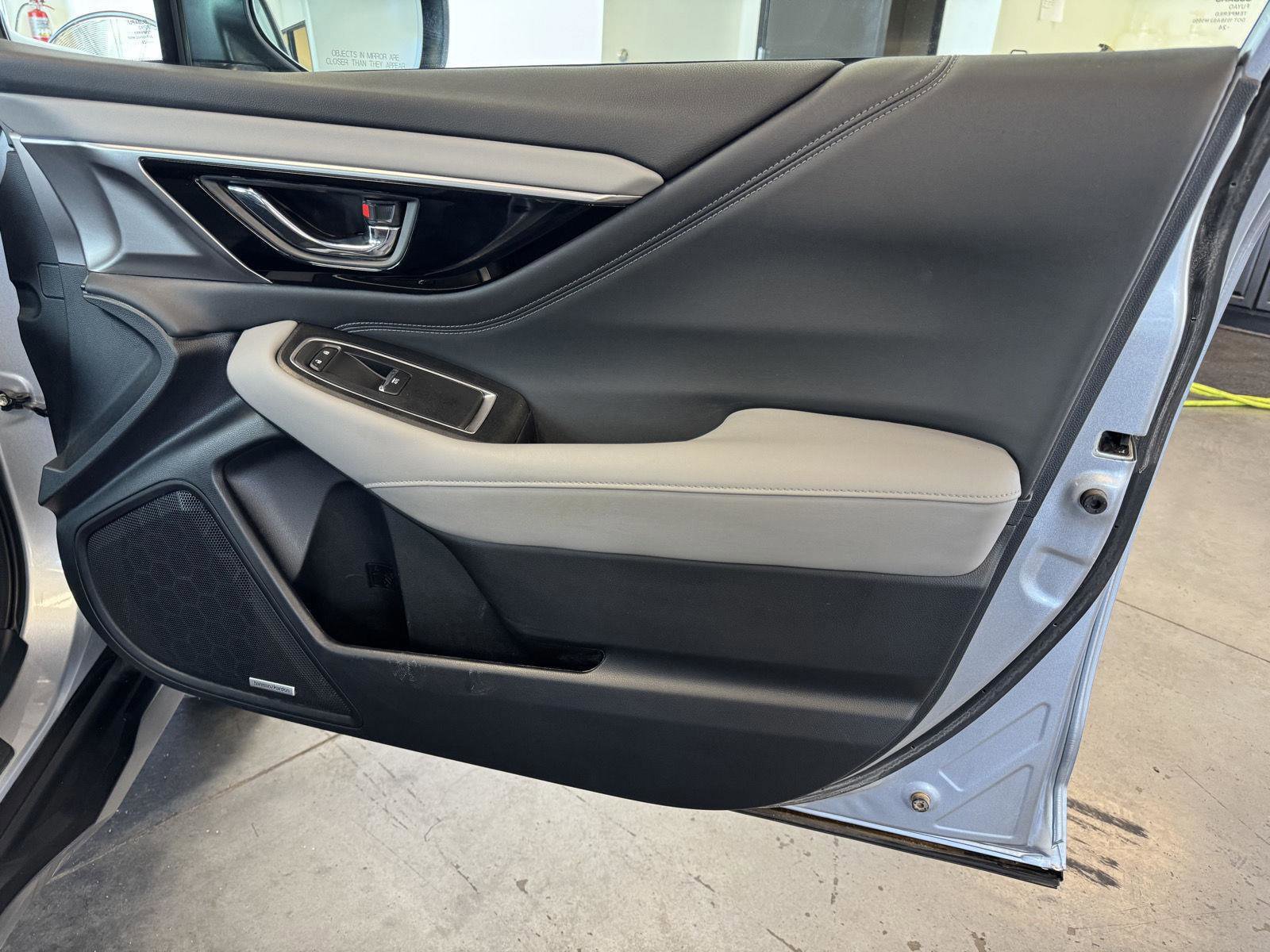 Used 2025 Subaru Outback Limited AWD/4WD image 17