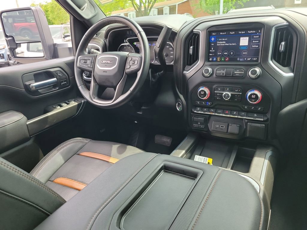 Used 2022 GMC Sierra 2500 AT4 w/ AT4 Preferred Package AWD/4WD image 13