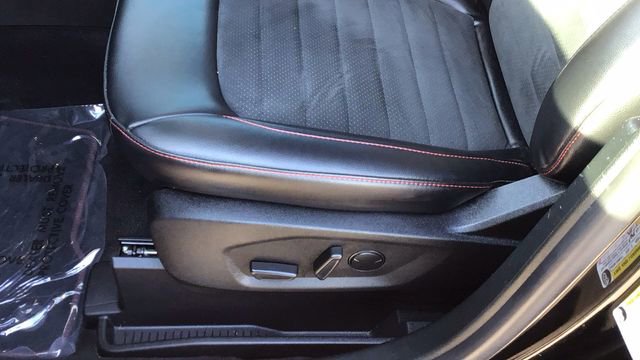 Certified 2024 Ford Edge ST-Line image 18