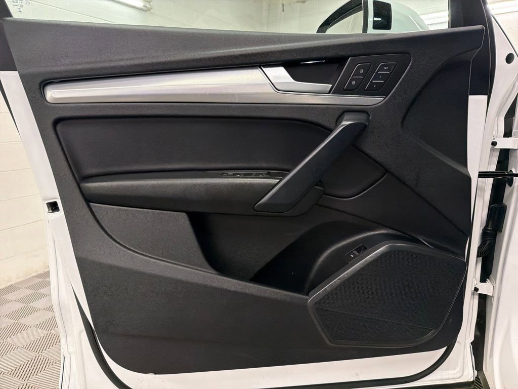 Used 2025 Audi Q5 2.0T Premium image 16