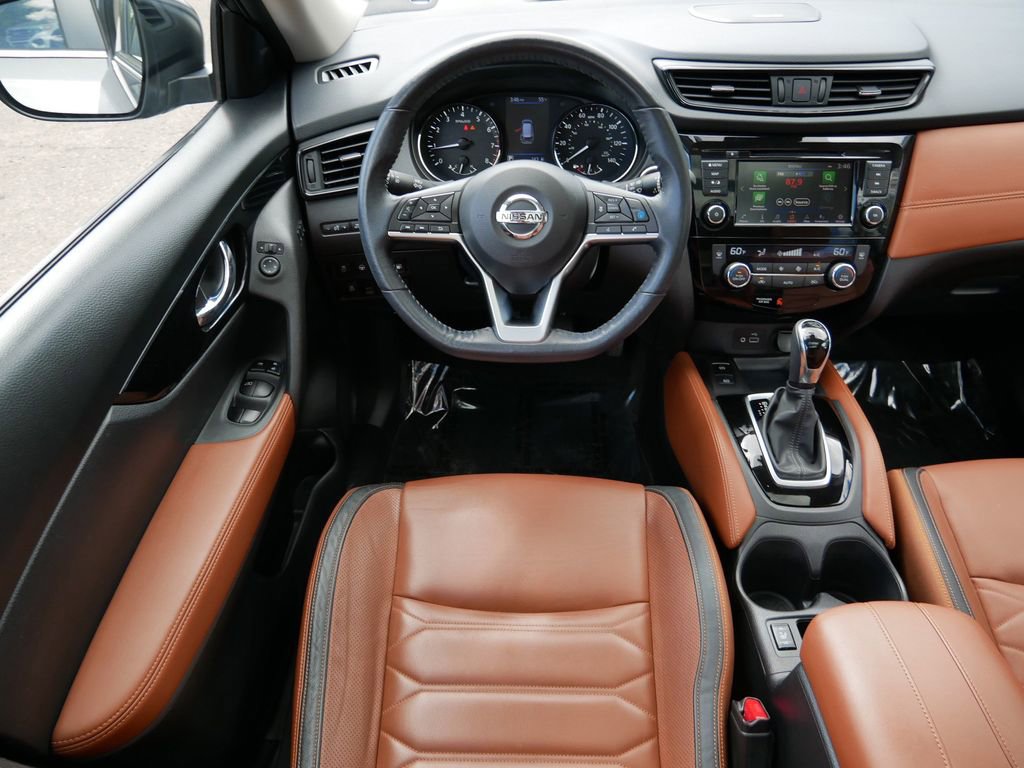 Used 2018 Nissan Rogue SL w/ Premium Package AWD/4WD image 12