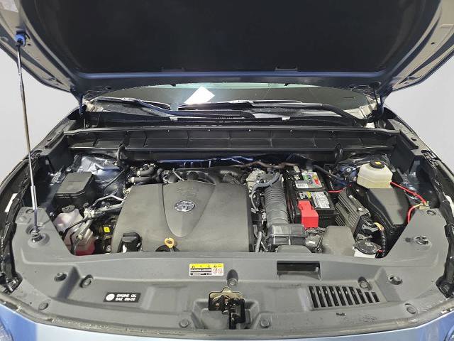 Used 2022 Toyota Highlander XLE AWD/4WD image 8