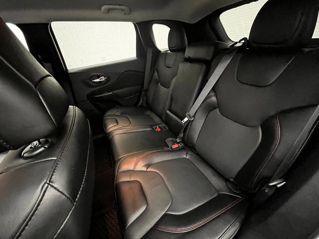 Used 2022 Jeep Cherokee Trailhawk w/ Premium Leather Package image 32