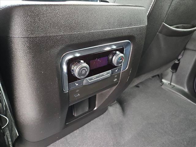 Used 2025 GMC Yukon XL AT4 w/ AT4 Premium Package AWD/4WD image 16