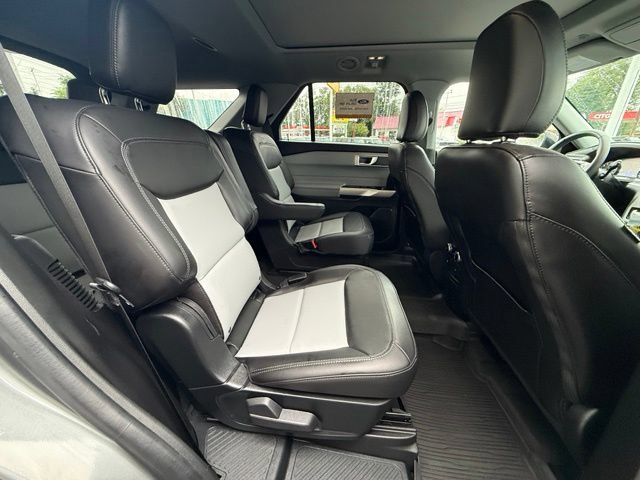 Certified 2023 Ford Explorer XLT w/ Equipment Group 202A AWD/4WD image 17