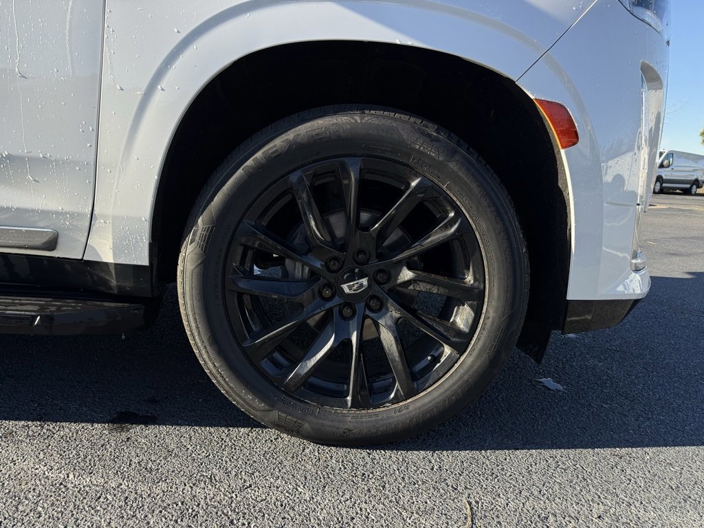 Used 2022 Cadillac Escalade Luxury image 32