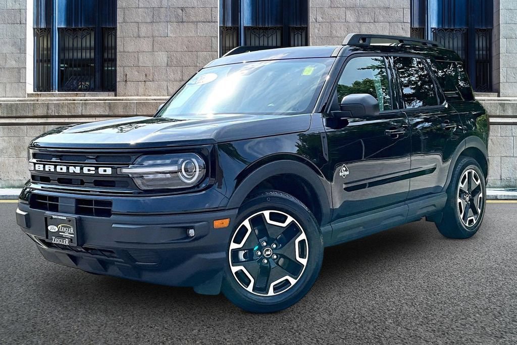 Certified 2023 Ford Bronco Sport Outer Banks w/ Tech Package AWD/4WD image 2