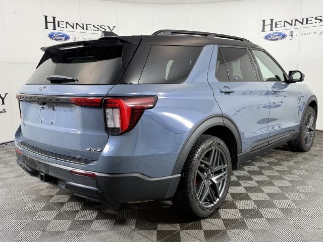 Certified 2025 Ford Explorer ST-Line w/ ST-Line Street Pack AWD/4WD image 26