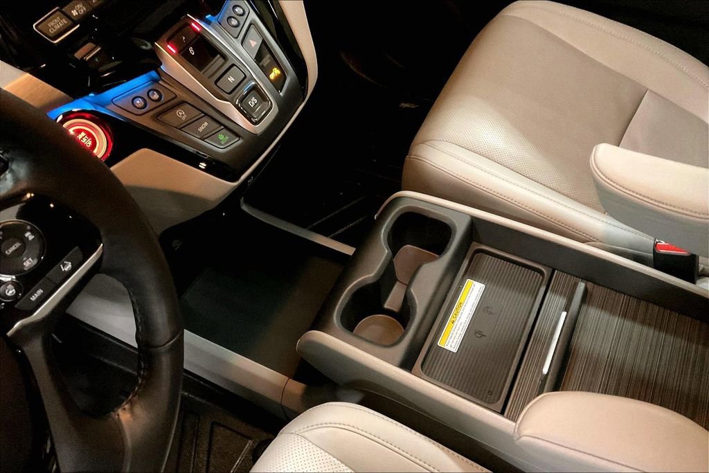 Used 2018 Honda Odyssey Elite image 16