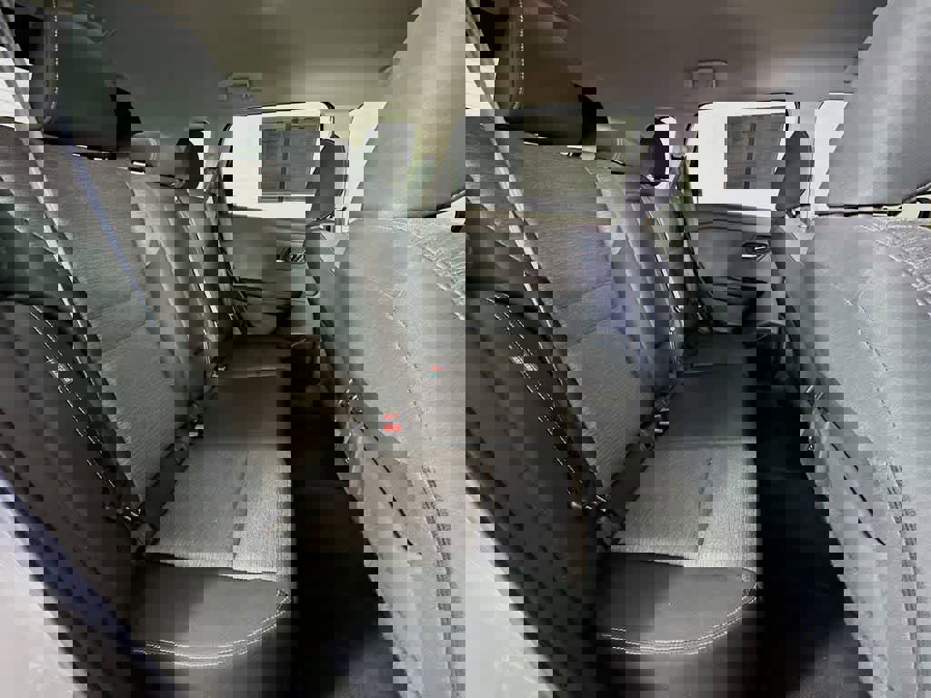 Used 2022 Nissan Rogue SV image 30