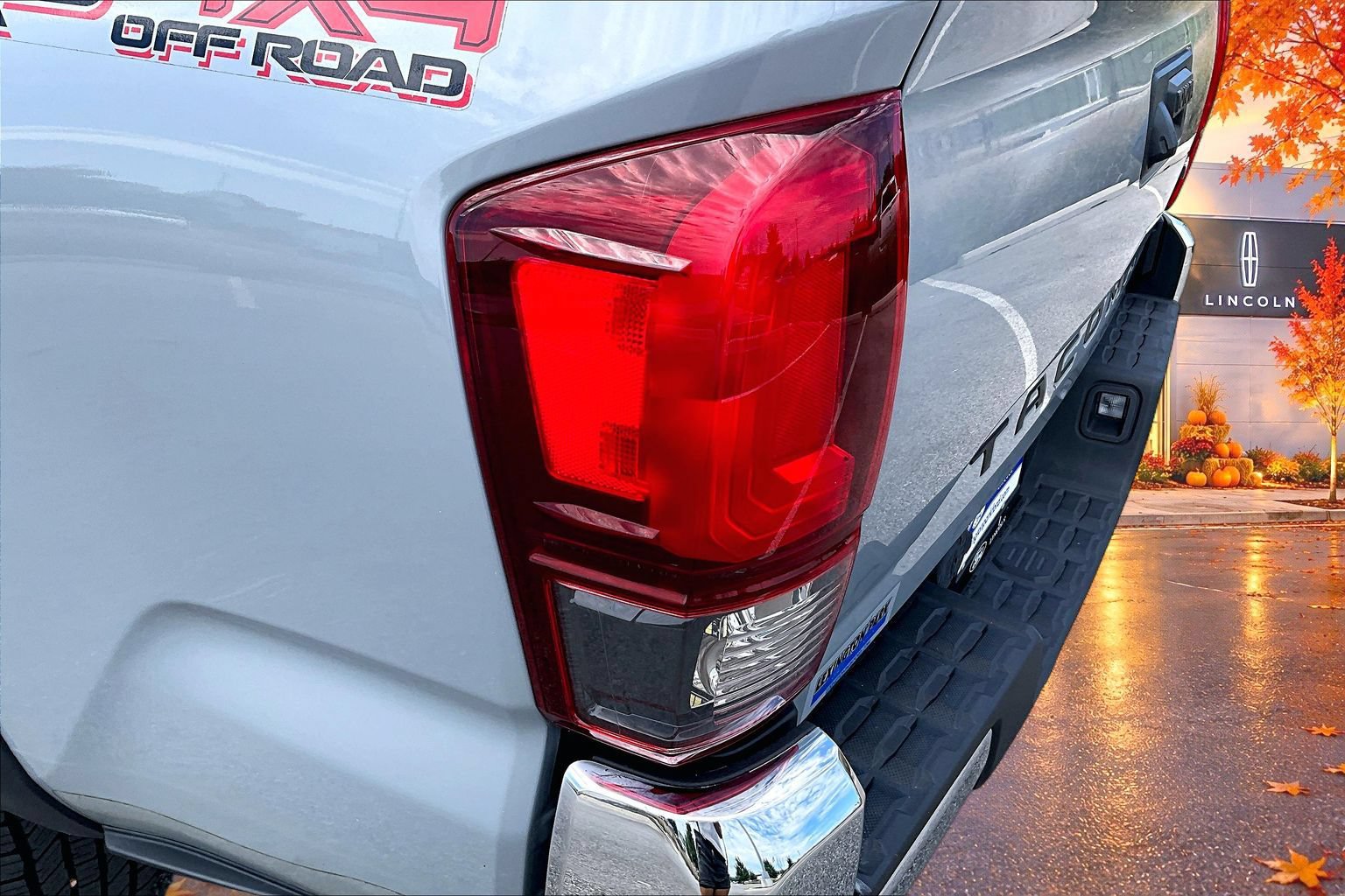 Used 2019 Toyota Tacoma TRD Off-Road AWD/4WD image 24