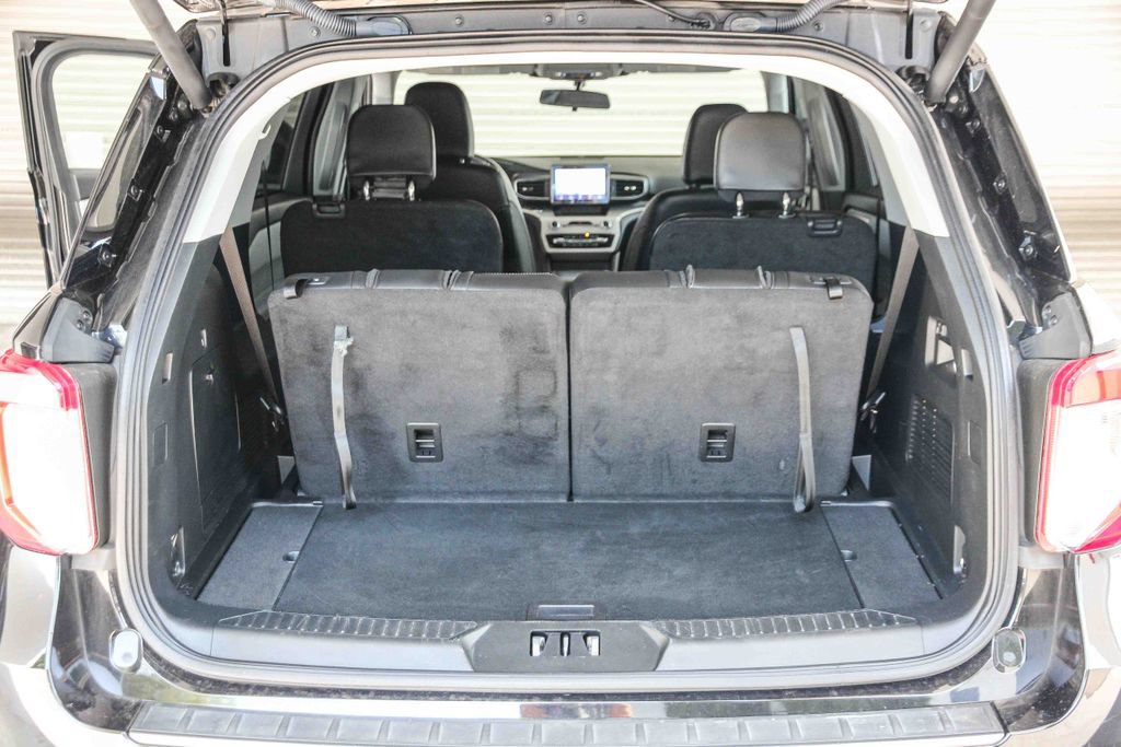 Certified 2023 Ford Explorer XLT w/ Equipment Group 202A RWD image 28