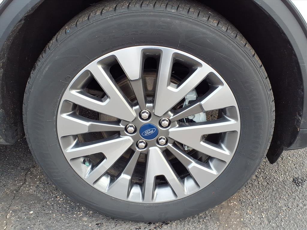 Certified 2022 Ford Escape Titanium w/ Class II Trailer Tow Package image 24