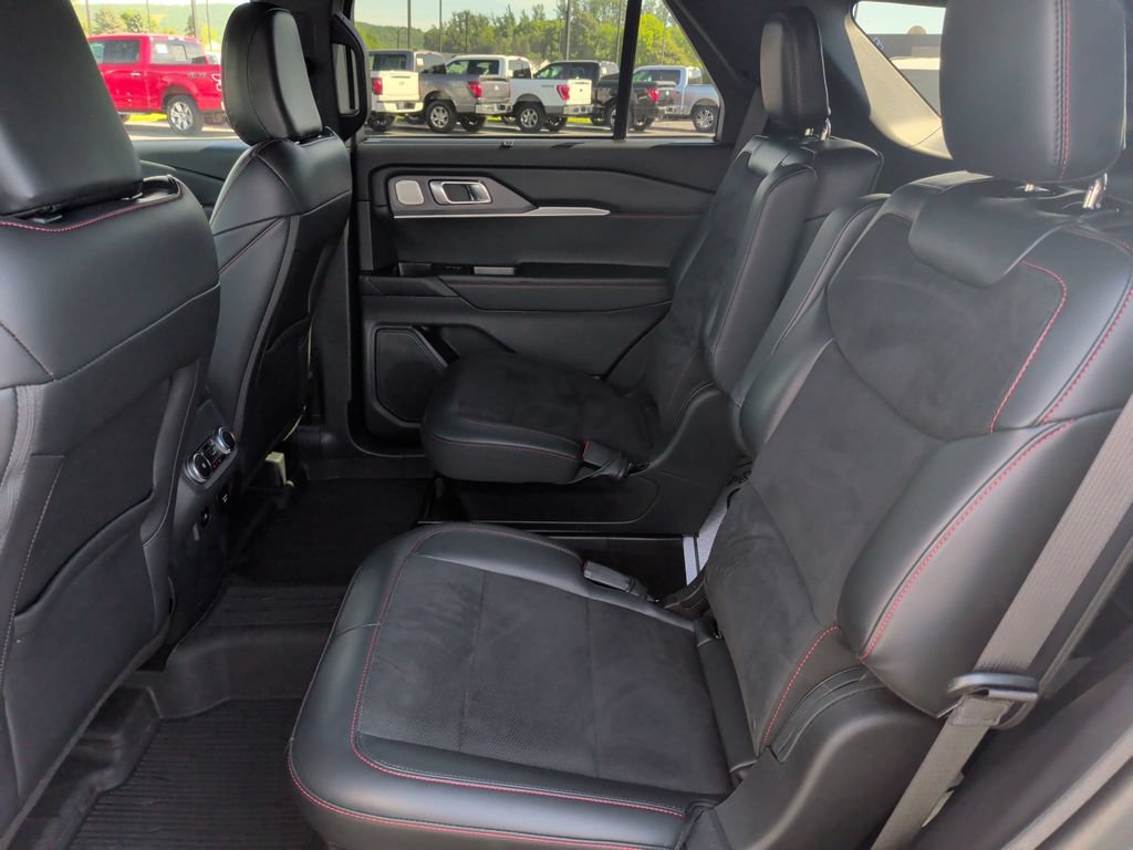 Certified 2025 Ford Explorer ST AWD/4WD image 6