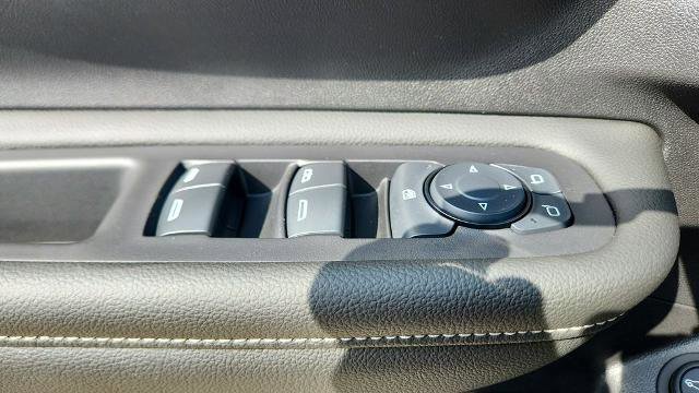 Used 2024 GMC Terrain Denali w/ Denali Premium Package image 23