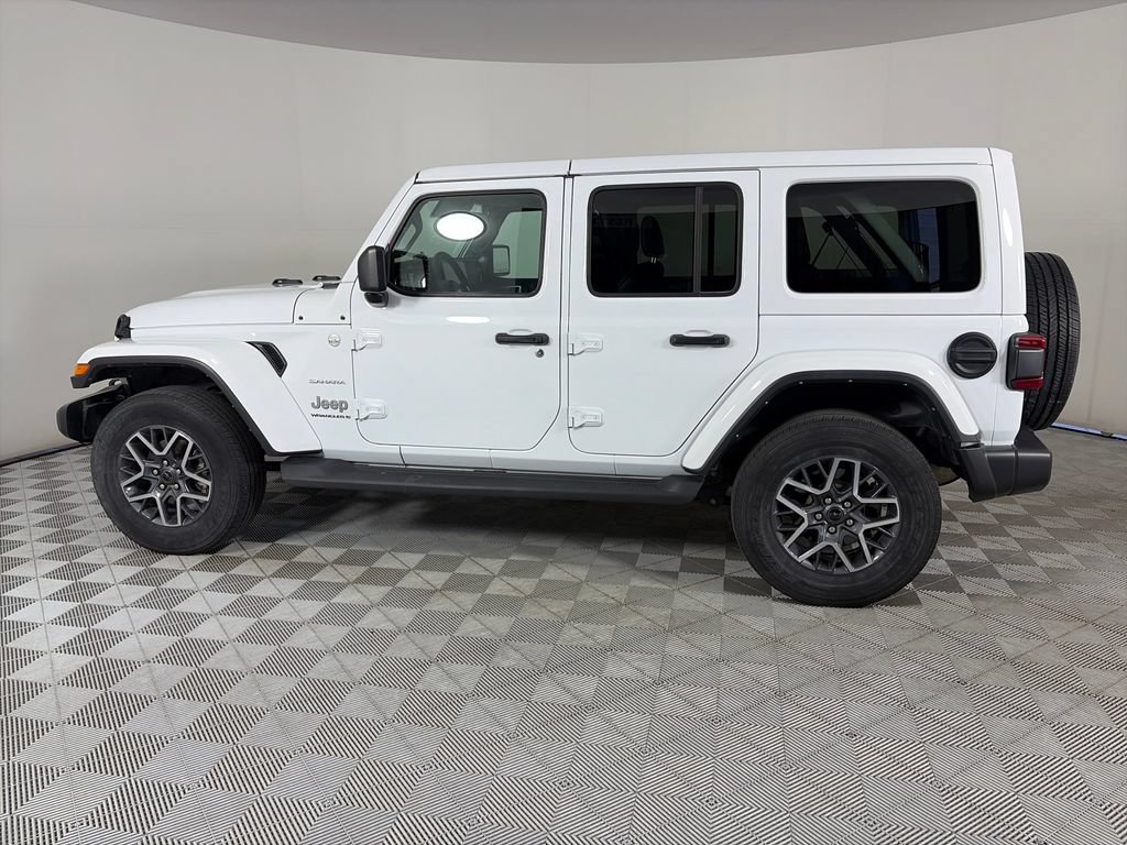 Used 2024 Jeep Wrangler Unlimited Sahara AWD/4WD image 4