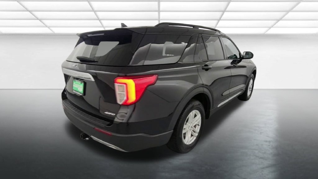 Certified 2024 Ford Explorer XLT w/ Equipment Group 202A AWD/4WD image 8