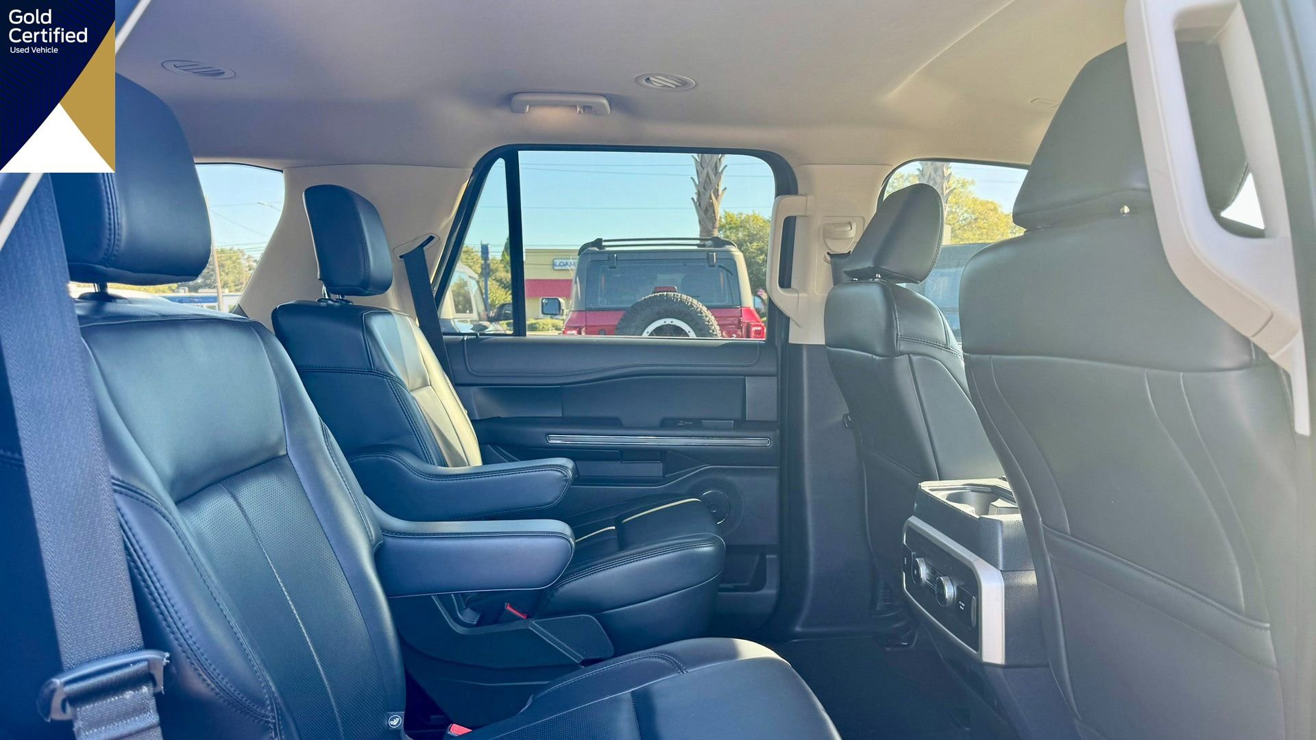 Certified 2024 Ford Expedition XLT image 10