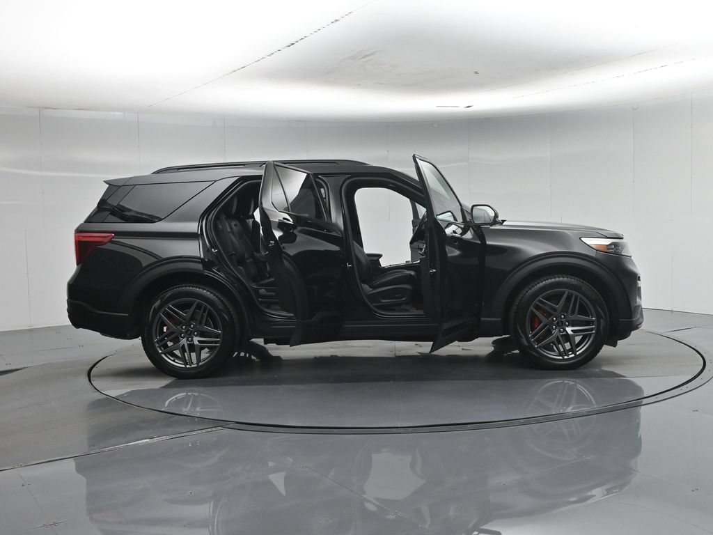 Certified 2023 Ford Explorer ST w/ Equipment Group 401A AWD/4WD image 4