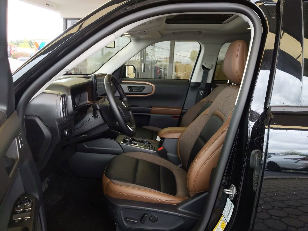 Certified 2025 Ford Bronco Sport Outer Banks w/ Outer Banks Tech Package+ AWD/4WD image 13