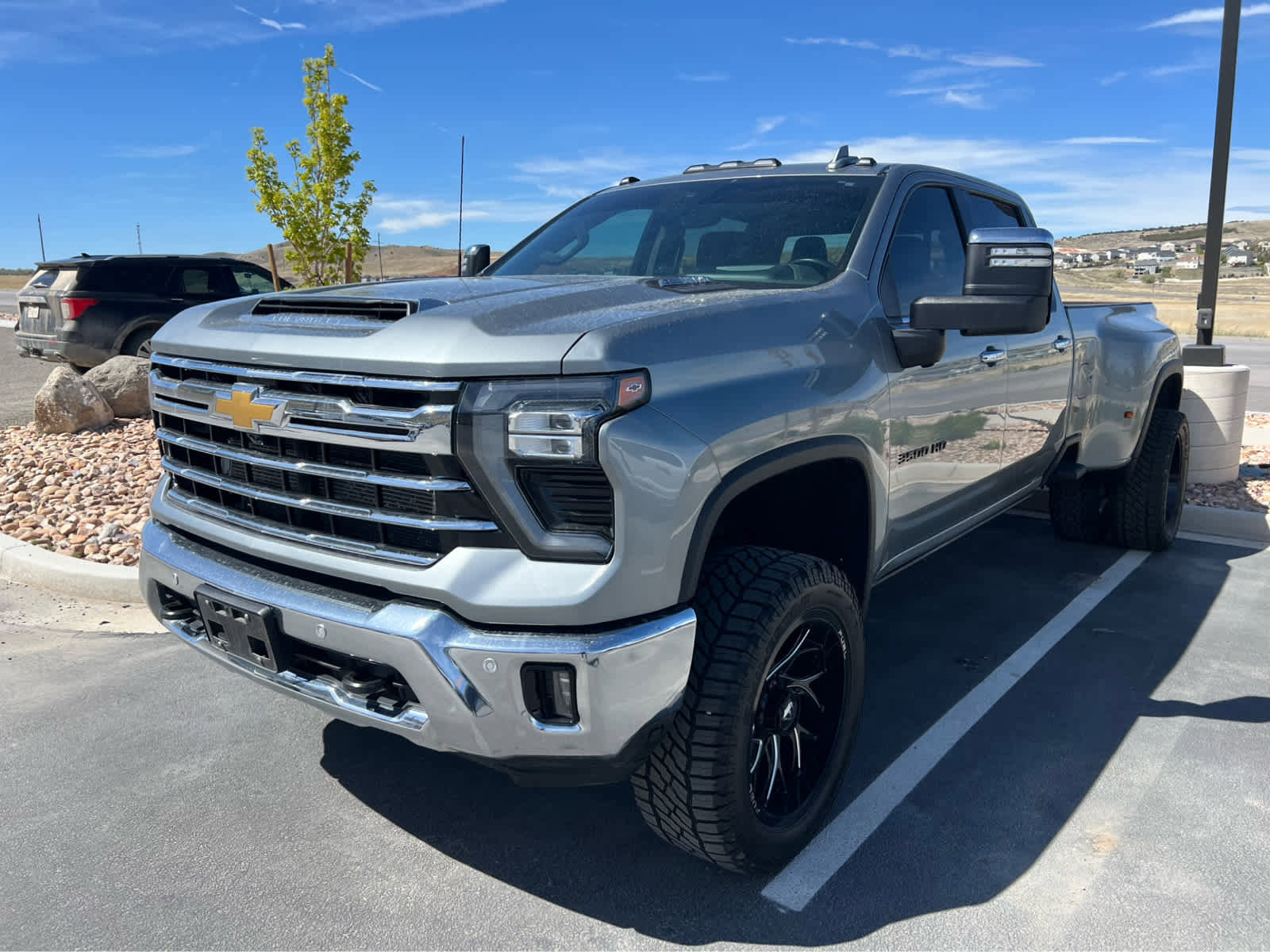 Used 2024 Chevrolet Silverado 3500 LTZ w/ LTZ Plus Package image 1