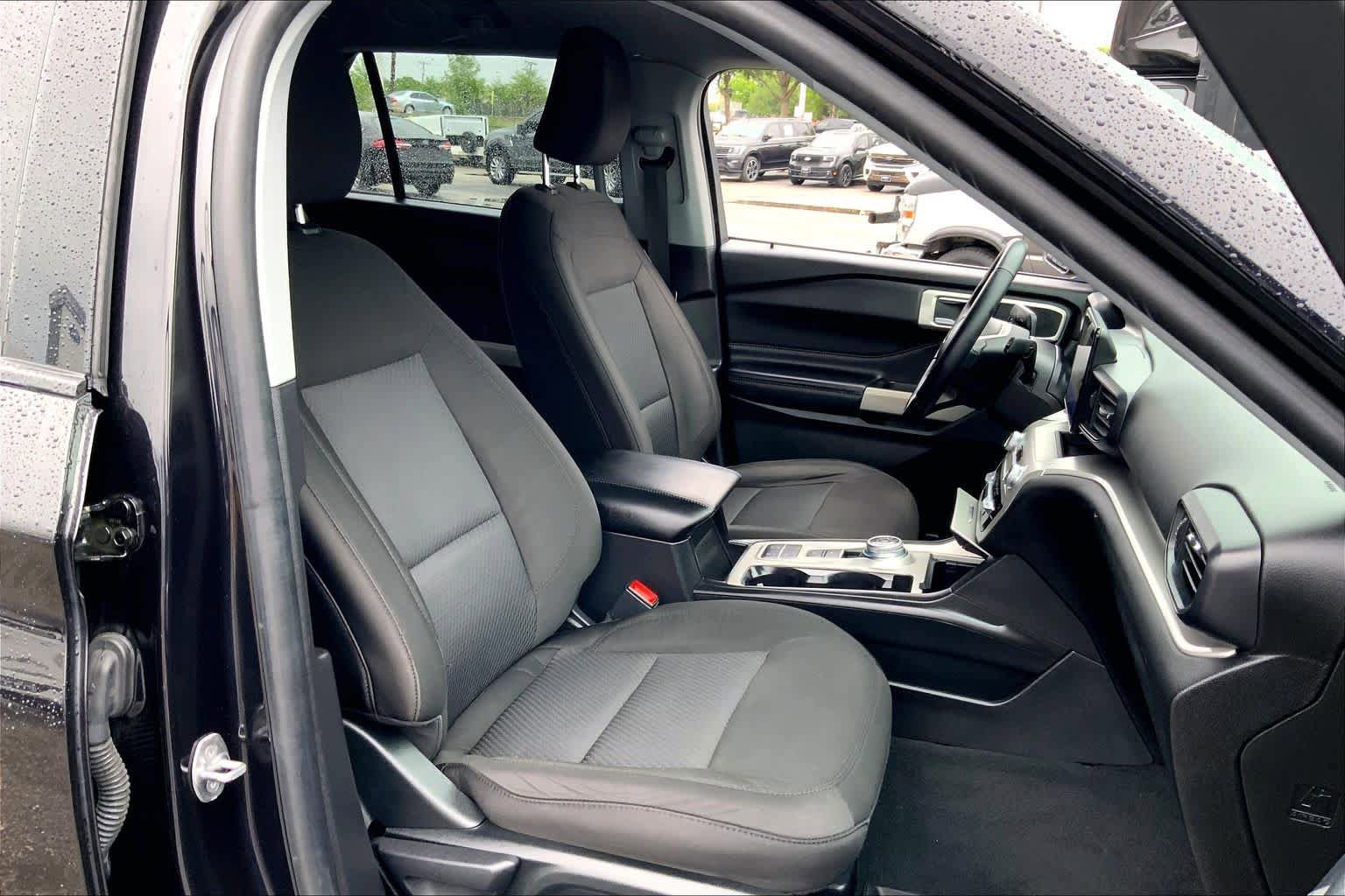 Certified 2022 Ford Explorer XLT RWD image 9