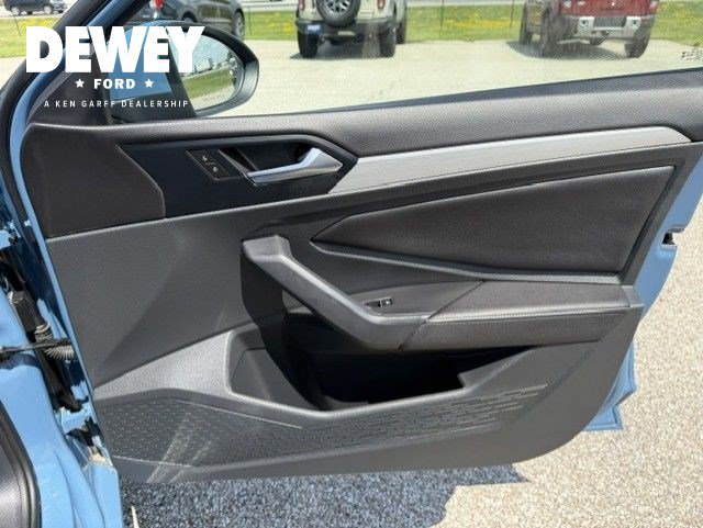 Used 2025 Volkswagen Jetta S FWD image 29