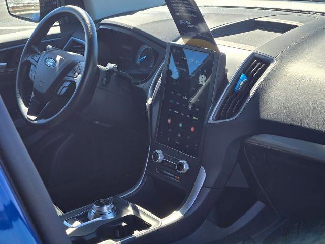 Certified 2024 Ford Edge SE w/ Black Appearance Package image 7