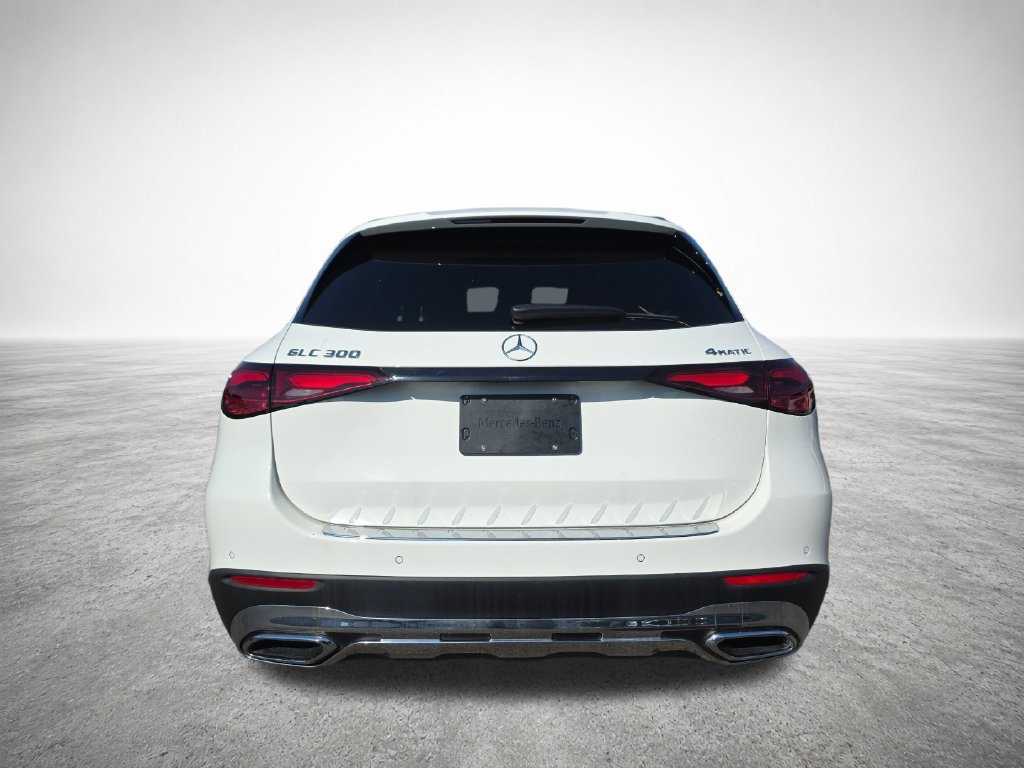 Used 2025 Mercedes-Benz GLC 300 4MATIC image 6