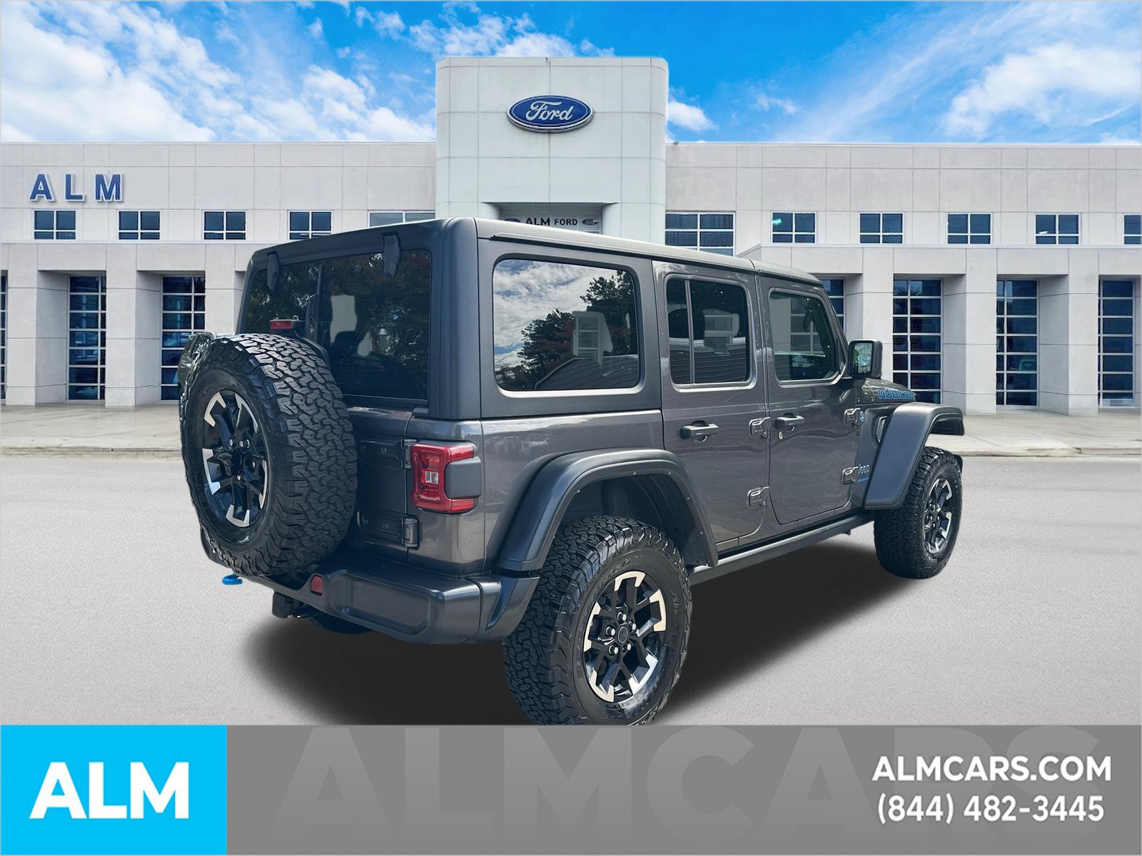 Used 2024 Jeep Wrangler Unlimited Rubicon 4xe AWD/4WD image 5