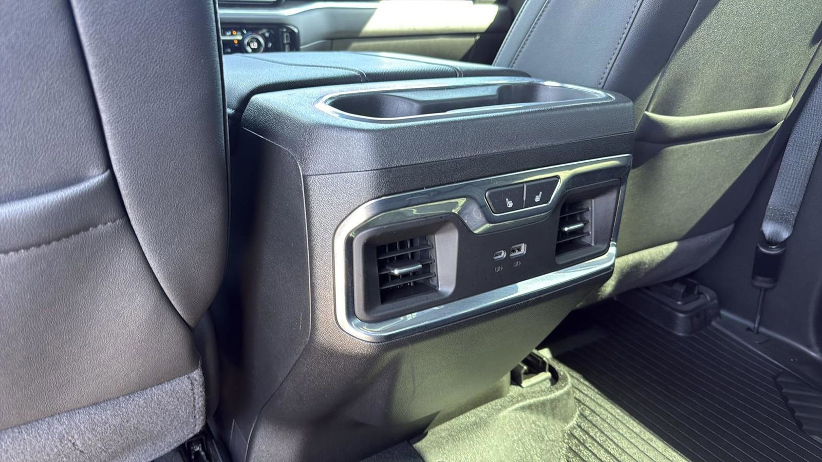 Used 2025 Chevrolet Silverado 1500 LTZ image 28