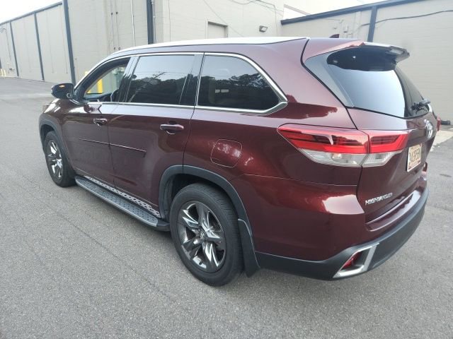 Used 2017 Toyota Highlander Limited Platinum AWD/4WD image 4