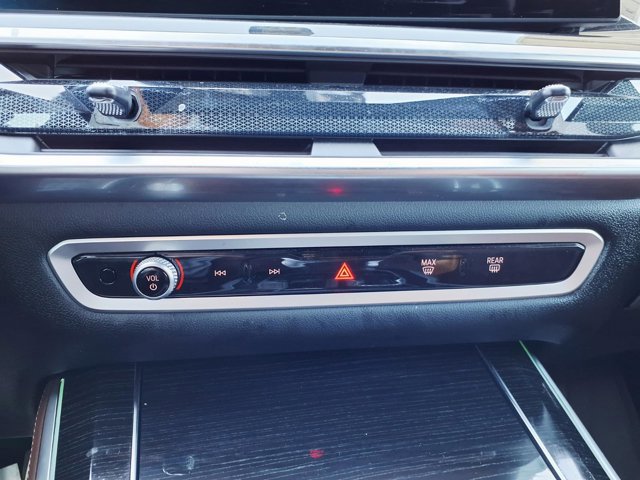 Used 2025 BMW X5 xDrive40i w/ M Sport Package image 24