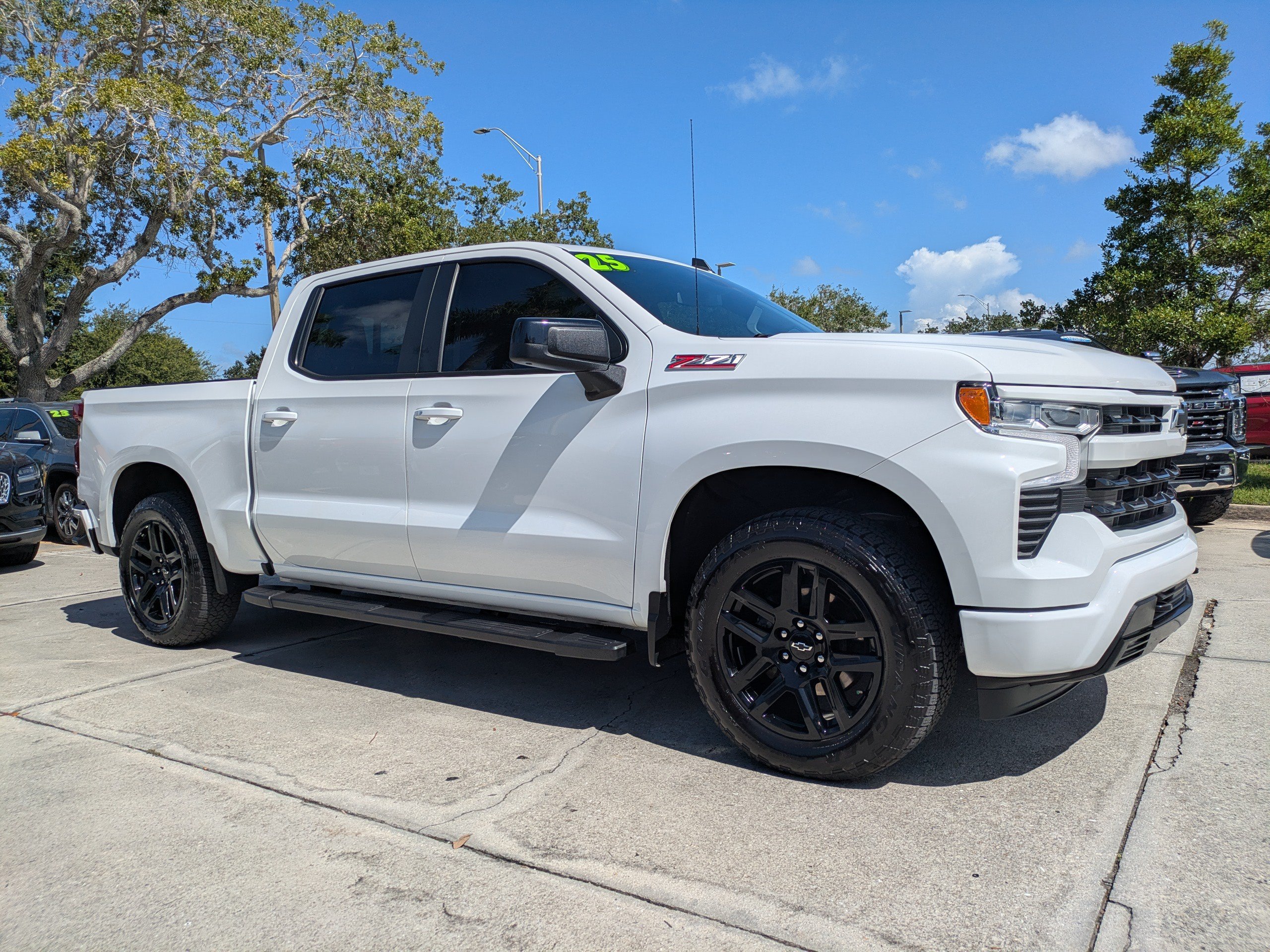 Used 2025 Chevrolet Silverado 1500 RST w/ Convenience Package II AWD/4WD image 2