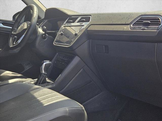 Used 2024 Volkswagen Tiguan SE FWD image 19