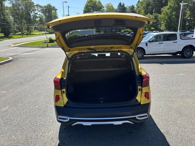 Used 2021 Kia Seltos SX w/ SX Sunroof Package AWD/4WD image 10