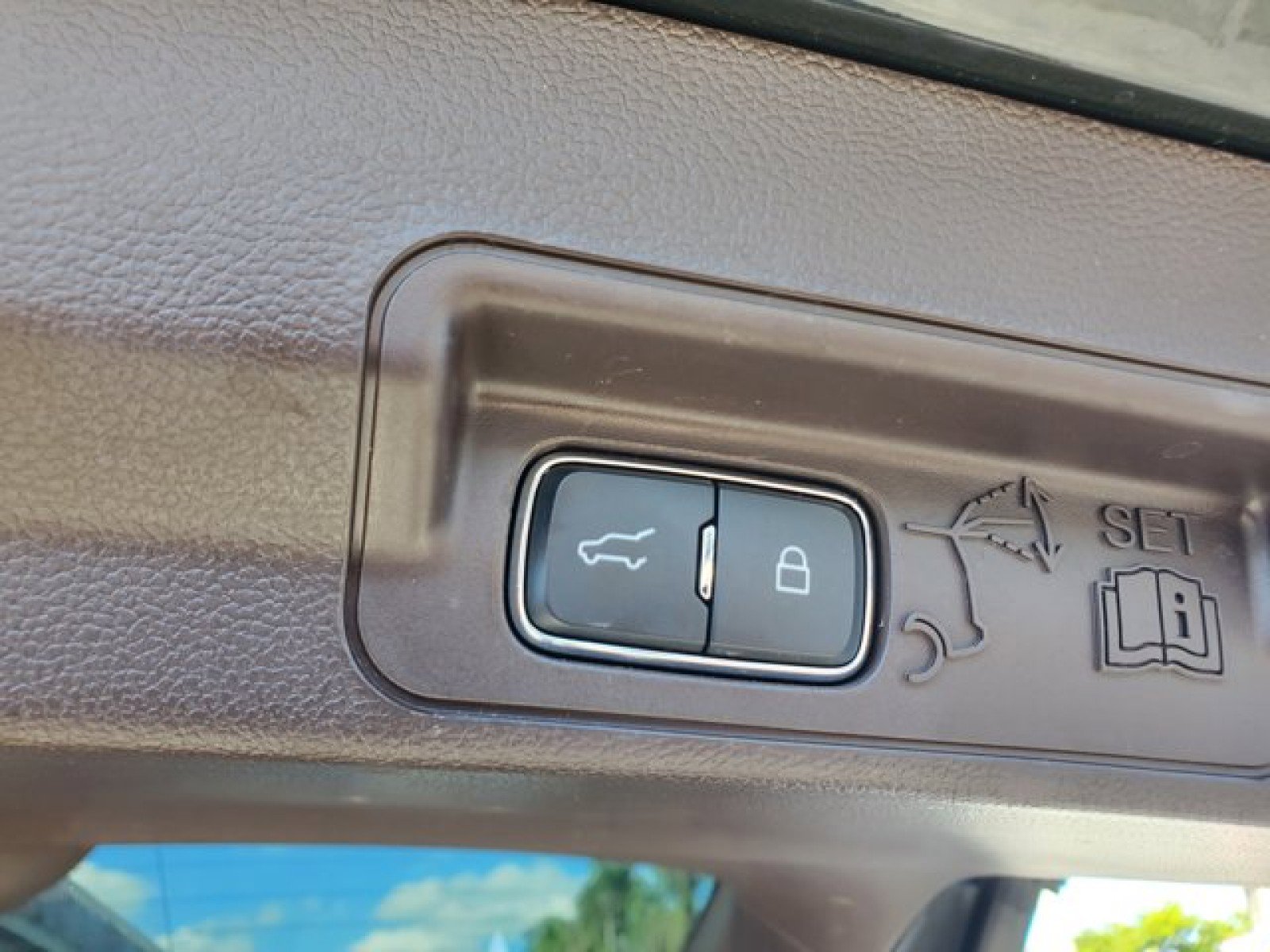 Certified 2023 Ford Explorer King Ranch w/ Technology Package image 9