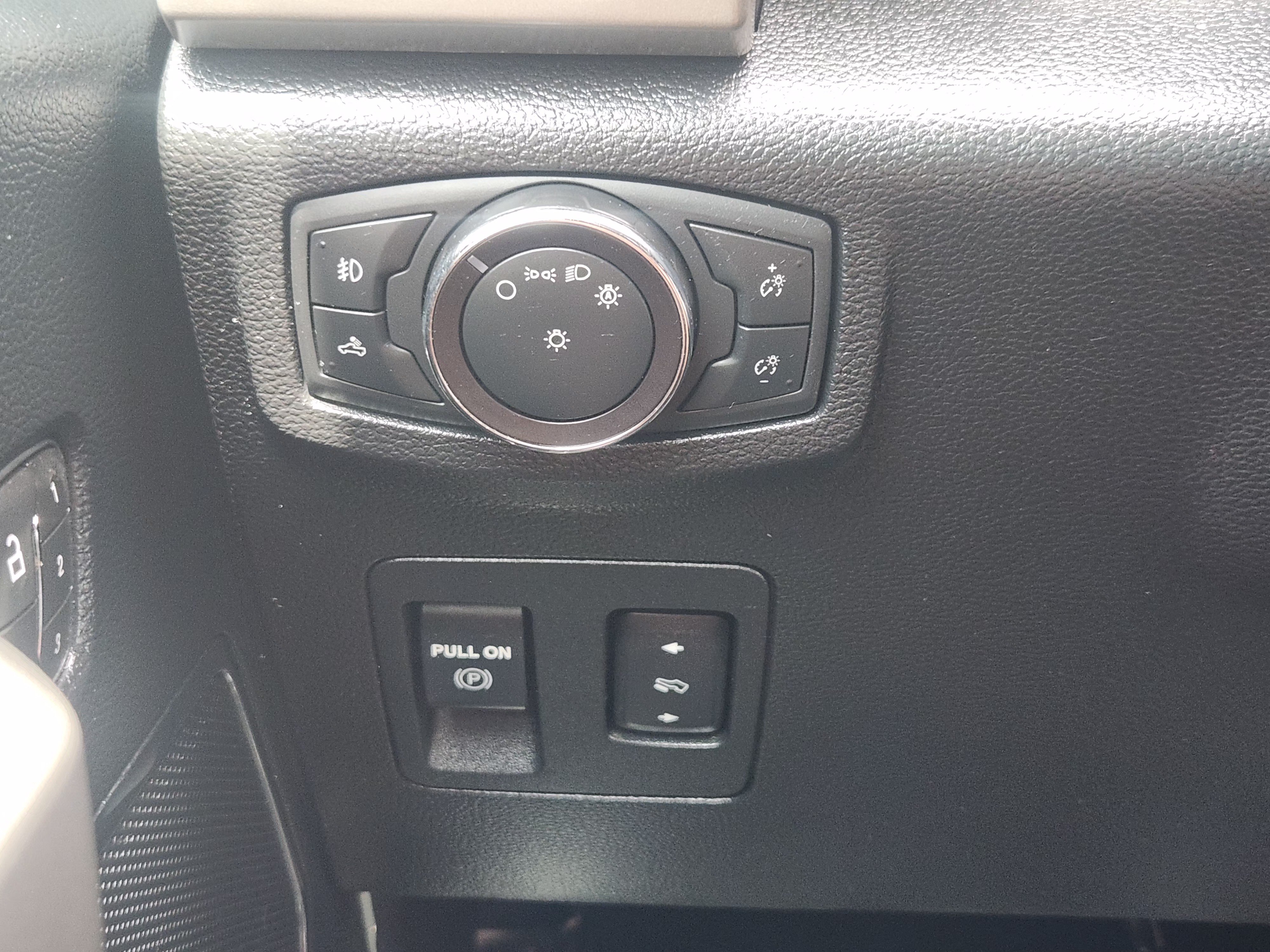 Certified 2019 Ford F150 Lariat w/ Equipment Group 502A Luxury AWD/4WD image 23