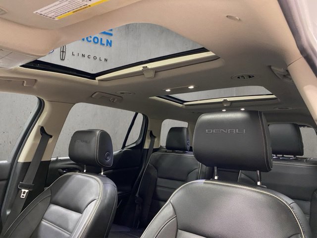 Used 2017 GMC Acadia Denali w/ Technology Package AWD/4WD image 3