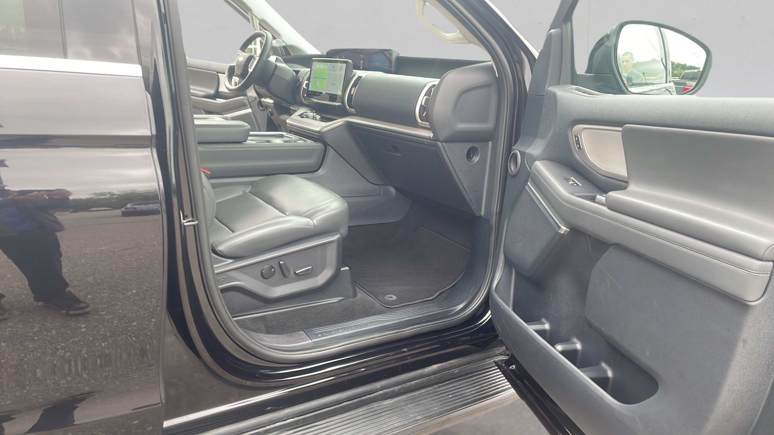 Certified 2026 Ford Expedition Active AWD/4WD image 17