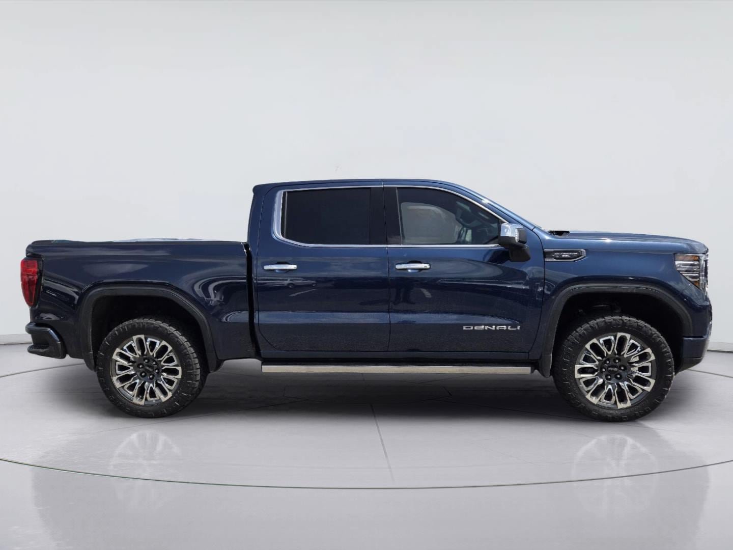 Used 2023 GMC Sierra 1500 Denali Ultimate AWD/4WD image 5