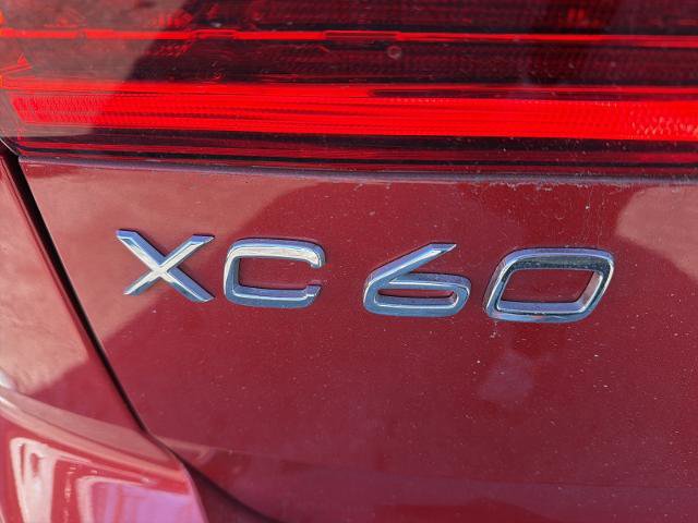 Used 2021 Volvo XC60 T5 Momentum w/ Premium Package image 30