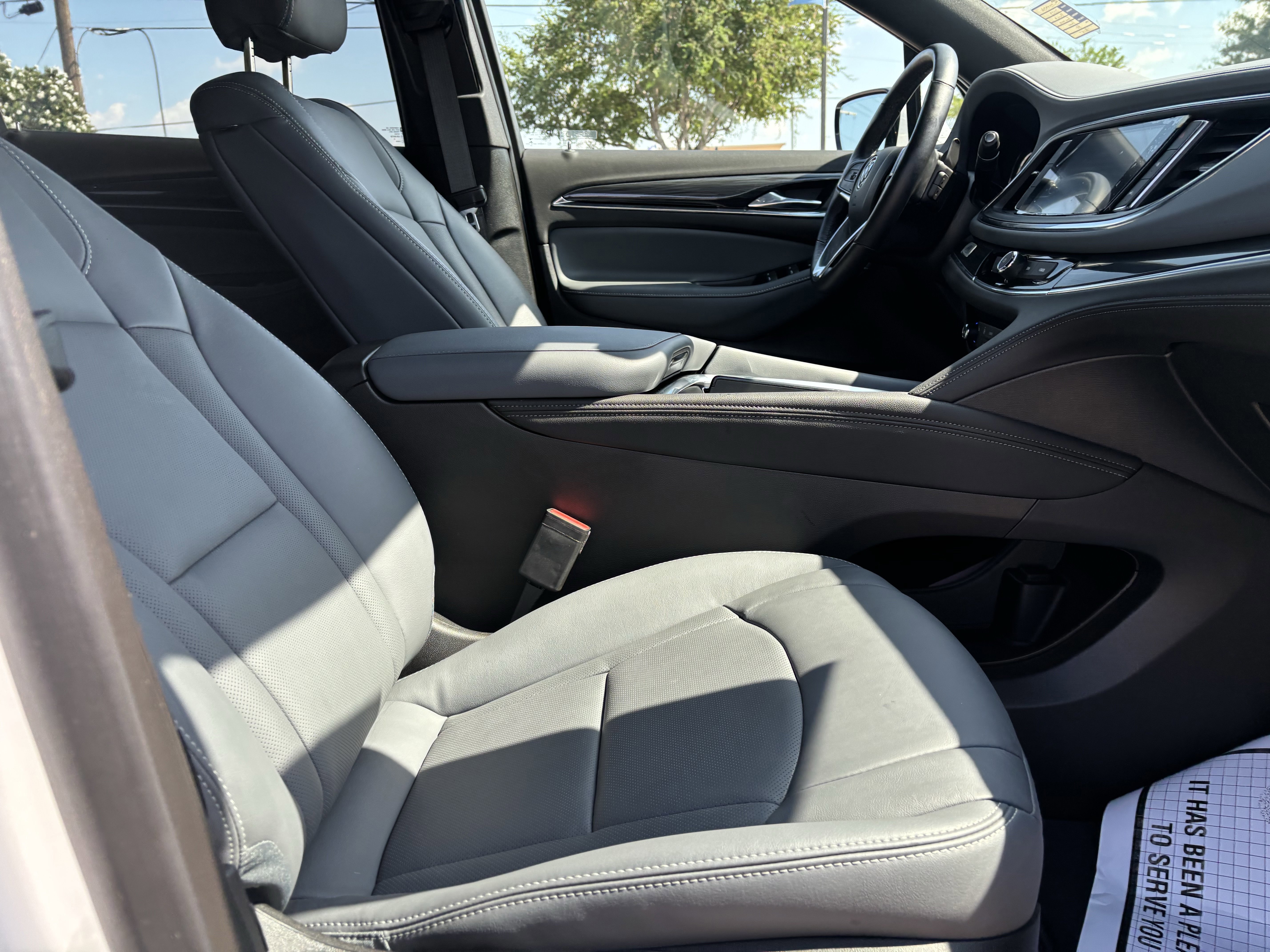 Used 2023 Buick Enclave Essence image 26