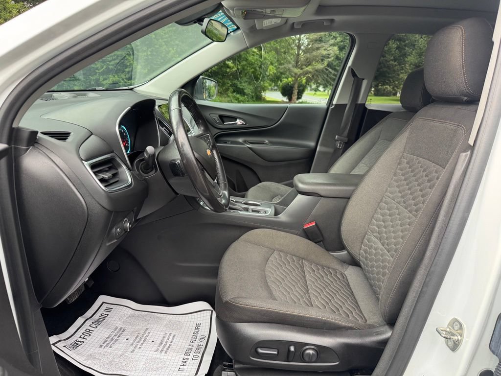 Used 2018 Chevrolet Equinox LT w/ Sun & Infotainment Package AWD/4WD image 12