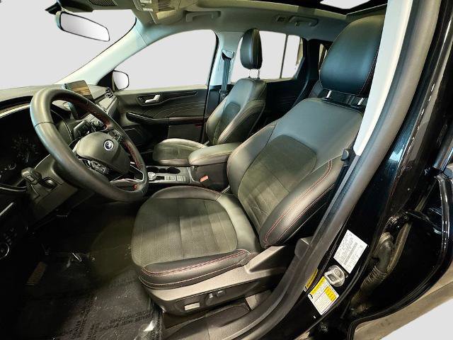 Certified 2022 Ford Escape SEL w/ SEL Stealth AWD Package image 18