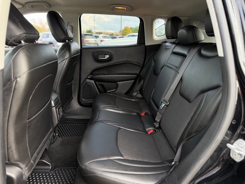Used 2018 Jeep Compass Latitude AWD/4WD image 13