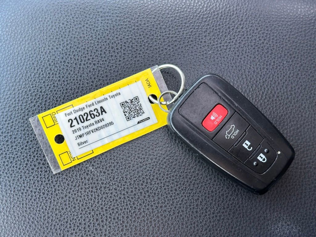 Used 2019 Toyota RAV4 XLE w/ Convenience Package image 39