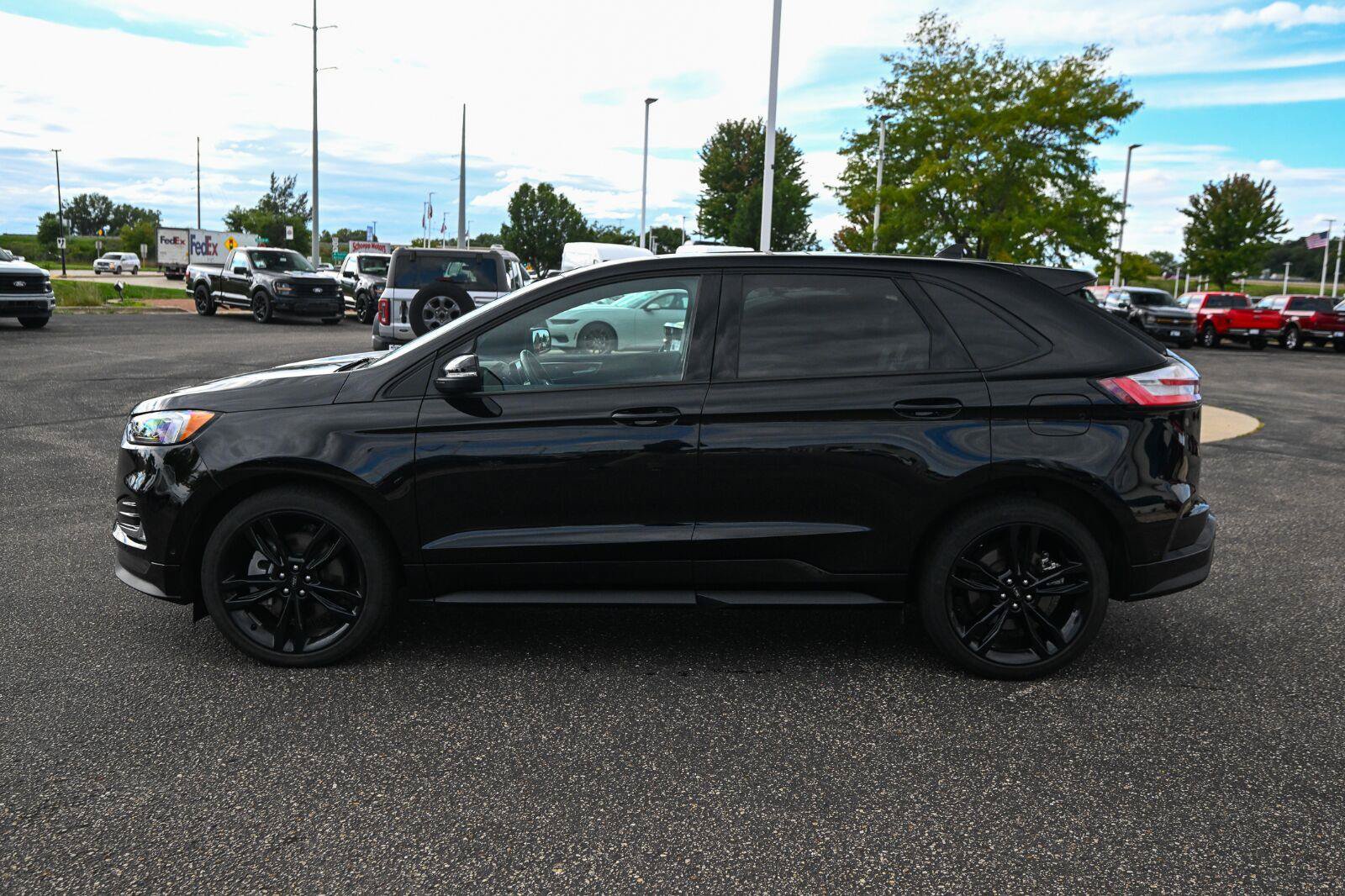 Certified 2024 Ford Edge ST w/ Equipment Group 401A AWD/4WD image 8